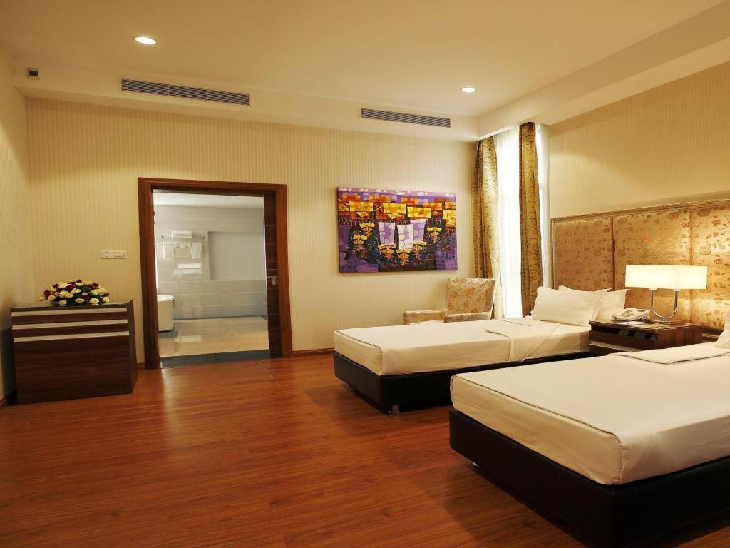 Horizon Lake View Resort Naypyidaw Exterior photo